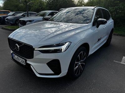 Gebraucht Volvo XC60 Plus 197 PS (144 kW) 2023 Platinum grey metallic SUV