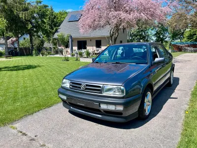 Używany VW Golf III GT 90 KM (66 kW) 1993 Szary Sedan/Limuzyna