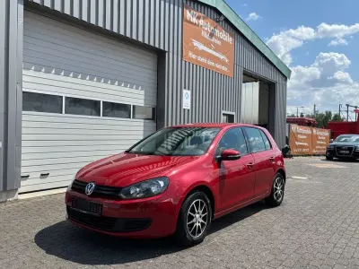 Gebraucht VW Golf VI Trendline 80 PS (58 kW) 2009 Rot Kleinwagen