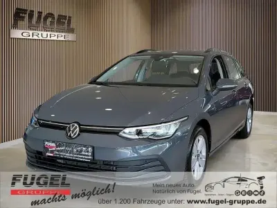 Gebraucht VW Golf VIII Life 110 PS (80 kW) 2022 Delfingrau metallic Kombi