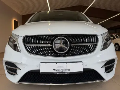 Gebraucht Mercedes V220 AMG line 163 PS (119 kW) 2018 Weiß Van / Kleinbus