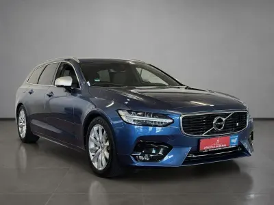 Gebraucht Volvo V90 R-Design 150 PS (110 kW) 2019 Bursting blue / metallic Kombi