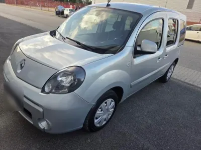 Gebraucht Renault Kangoo 90 PS (66 kW) 2013 Silber Van / Kleinbus