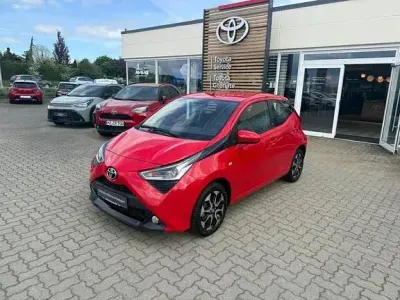 Gebraucht Toyota Aygo Connect Style 72 PS (52 kW) 2021 Vulcanorot Kleinwagen