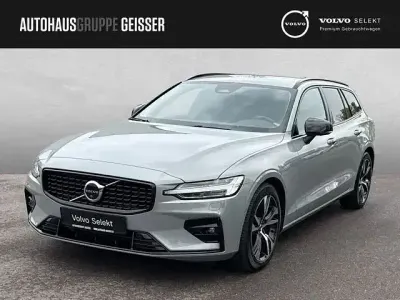 Usado Volvo V60 Plus 197 HP (144 kW) 2025 Cinzento Carrinha