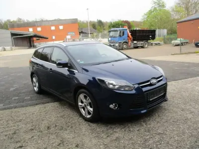 Używany Ford Focus Champions Edition 125 KM (91 kW) 2012 Niebieski Kombi