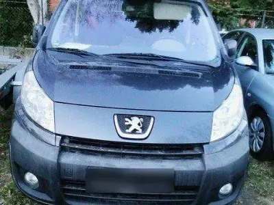 Occasion Peugeot TePee 136 PK (100 kW) 2008 Zwart MPV