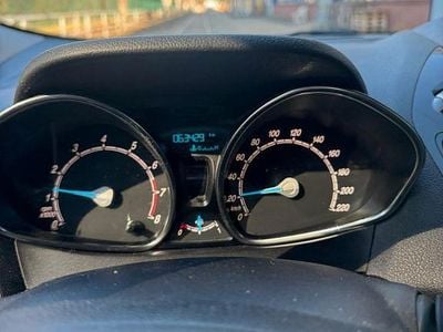 Gebraucht Ford Tourneo Courier Titanium 101 PS (74 kW) 2018 Grau Van / Kleinbus