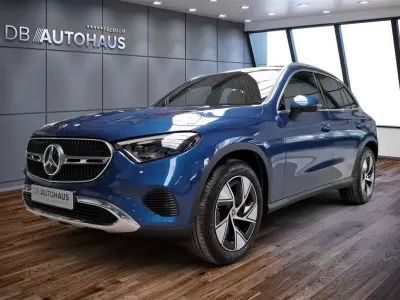 Gebraucht Mercedes GLC300e 333 PS (244 kW) 2024 Blau SUV