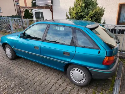 Gebraucht Opel Astra 70 PS (51 kW) 1991 Blau Limousine