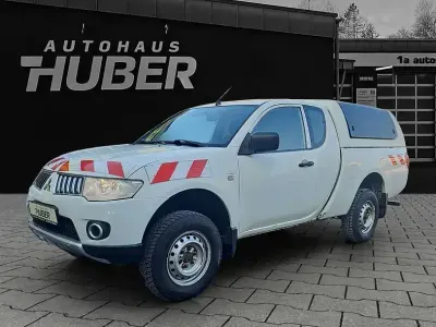 Używany Mitsubishi L200 Invite 136 KM (100 kW) 2011 Biały Pickup