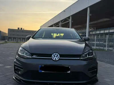 Gebraucht VW Golf VII R-line 150 PS (110 kW) 2019 Grau Limousine