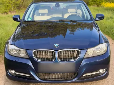 Używany BMW 330 Exclusive 245 KM (180 kW) 2011 Niebieski Sedan/Limuzyna