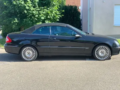 Second-hand Mercedes CLK200 Avantgarde 163 CP (119 kW) 2005 Negru Cabrio