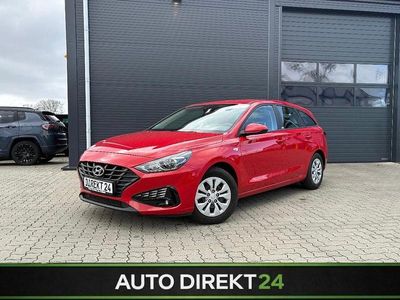 Gebraucht Hyundai i30 Pure 110 PS (80 kW) 2021 Rot Kombi