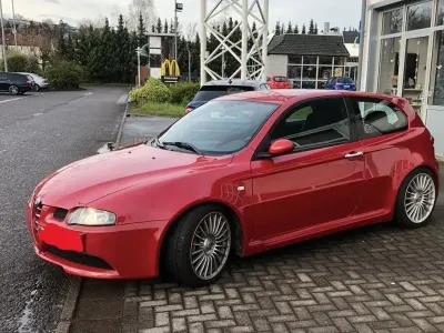 Gebraucht Alfa Romeo 147 GTA 250 PS (183 kW) 2003 Rot Kleinwagen