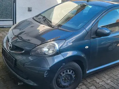 Usata Toyota Aygo 72 CV (52 kW) 2008 Argento Utilitaria