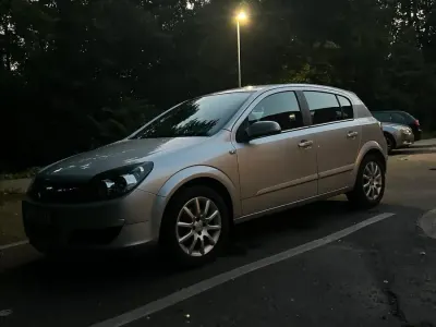 Gebraucht Opel Astra 105 PS (77 kW) 2004 Silber Limousine