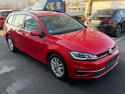 Gebraucht VW Golf VII 116 PS (85 kW) 2019 Rot Kombi