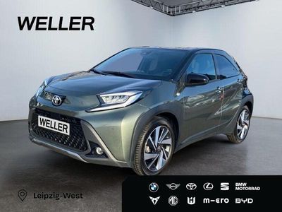 Cardamon green / night sky black (gruen) Gebraucht 2023 Toyota Aygo Kleinwagen | 17.190 € (Fairer Preis)