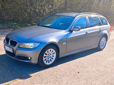 Gebraucht BMW 320 177 PS (130 kW) 2009 Grau Kombi
