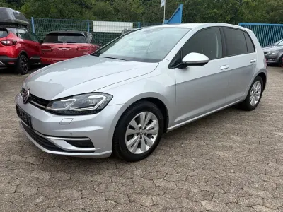 Gebraucht VW Golf VII 150 PS (110 kW) 2019 Reflexsilber Limousine