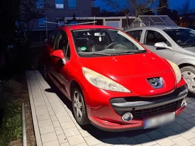 Gebraucht Peugeot 207 95 PS (69 kW) 2009 Rot Kleinwagen