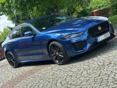 Gebraucht Jaguar XE R-Dynamic 300 PS (220 kW) 2023 Blau Limousine