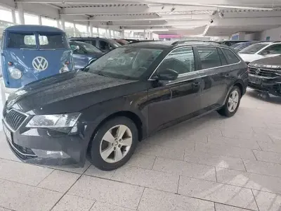 Gebraucht Skoda Superb Ambition 150 PS (110 kW) 2016 Black magic pearlescent Kombi