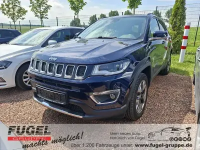 Gebraucht Jeep Compass Opening Edition 140 PS (102 kW) 2017 Jazz blue pearl coat SUV