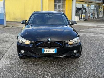 Gebraucht BMW 318 143 PS (105 kW) 2014 Schwarz Kombi