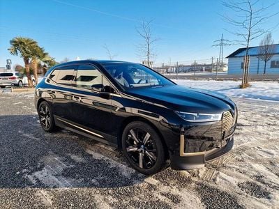 Saphirschwarz metallic Gebraucht 2023 BMW iX SUV | 52.400 € (Superpreis)