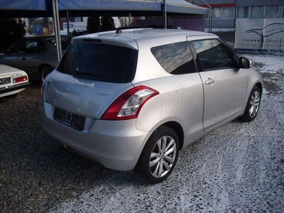 Gebraucht Suzuki Swift Club 94 PS (69 kW) 2014 Silber Limousine