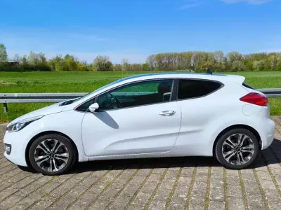 Gebraucht Kia ProCeed Spirit 128 PS (94 kW) 2014 Kleinwagen