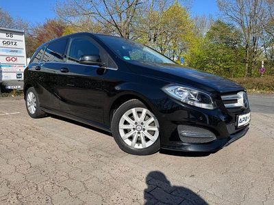 Usata Mercedes B180 122 CV (89 kW) 2016 Nero Monovolume