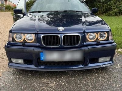 BMW 323