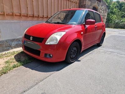 Rot Gebraucht 2005 Suzuki Swift Kleinwagen | 1.000 € (Guter Preis)