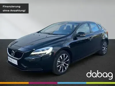 Usata Volvo V40 Momentum 122 CV (89 kW) 2019 Nero Berlina