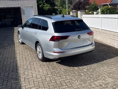 Gebraucht VW Golf VIII 115 PS (84 kW) 2023 Silber Kombi