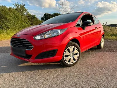 Gebraucht Ford Fiesta Trend 60 PS (44 kW) 2015 Rot Kleinwagen