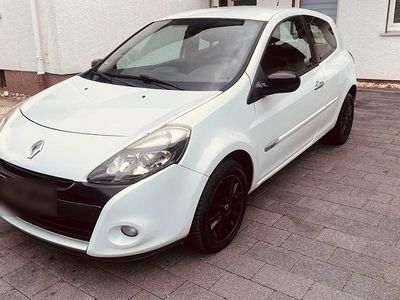 Gebraucht Renault Clio II 90 PS (66 kW) 2009 Weiß Kleinwagen