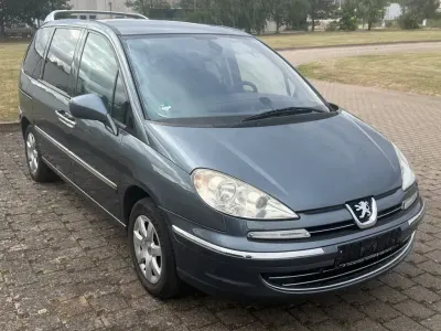 Gebraucht Peugeot 807 Allure 163 PS (119 kW) 2012 Grau Van / Kleinbus