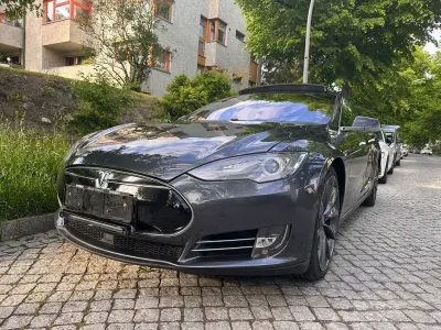 Gebraucht Tesla Model S 309 kW (421 PS) 2015 Schwarz Kleinwagen