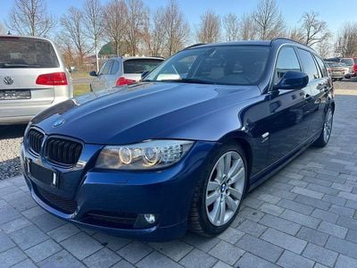 Gebraucht BMW 330 Sport Line 272 PS (200 kW) 2011 Blau Kombi