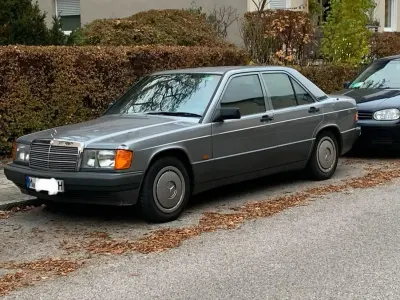 Gebraucht Mercedes 190 109 PS (80 kW) 1990 Grau Limousine
