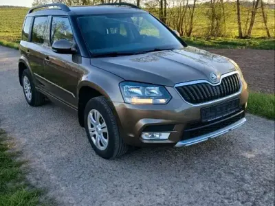 Usata Skoda Yeti 110 CV (80 kW) 2014 Marrone SUV