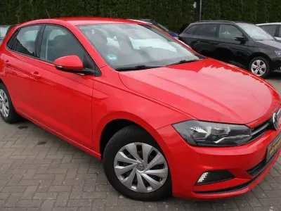 Gebraucht VW Polo Comfortline 95 PS (69 kW) 2018 Rot Kleinwagen
