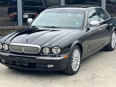 Jaguar XJ8