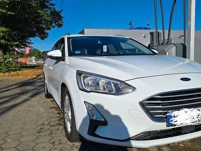 Gebraucht Ford Focus Cool & Connect 125 PS (91 kW) 2019 Weiß Kombi