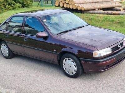 Begagnad Opel Vectra 71 HK (52 kW) 1994 Lila Sedan